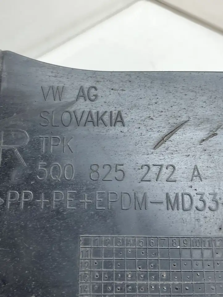 Volkswagen Golf VII (2013 - 2019) 5Q0825272A Прочие детали днища — фото 3