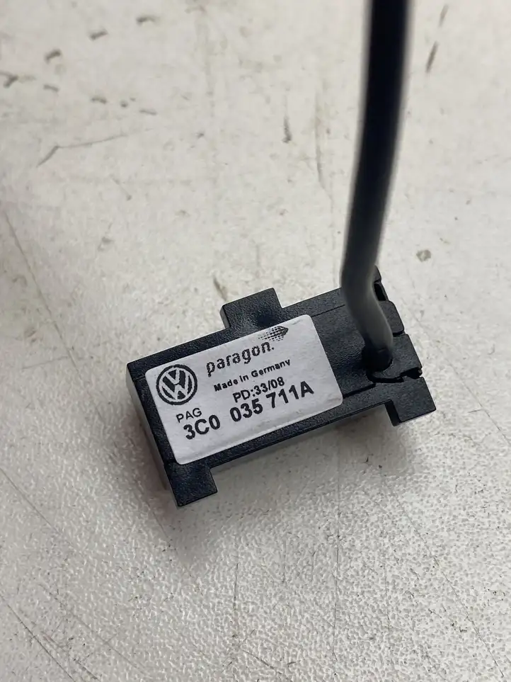 Volkswagen PASSAT CC (2008 - 2012) 3C0035711A Микрофон (Bluetooth / телефон) — фото 3