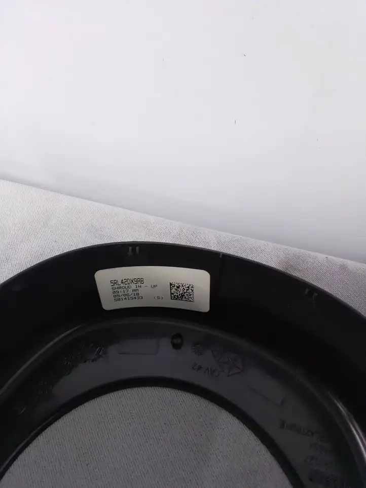 Chrysler Pacifica (2016 - ) 5RL42DX9AB Обшивка рулевой колонки — фото 2