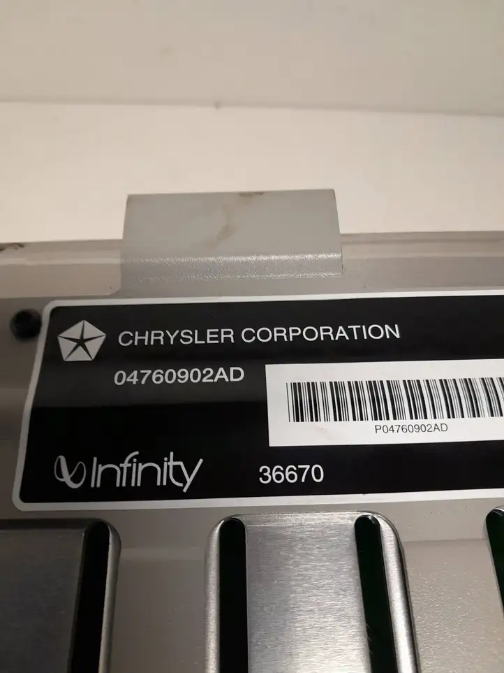 Chrysler 300M (1998 - 2004) 04760902AD Усилитель звука — фото 2
