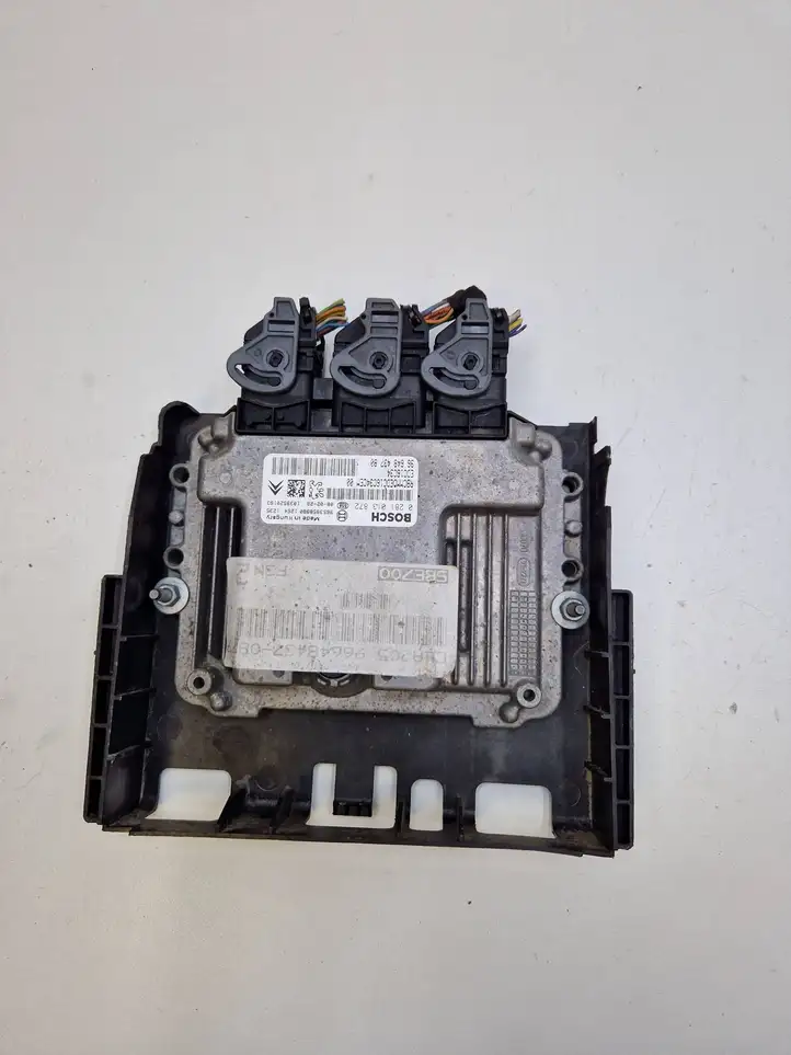 Citroen C5 (2004 - 2008) 9664843780 Блок управления двигателем (ЭБУ) — фото 1