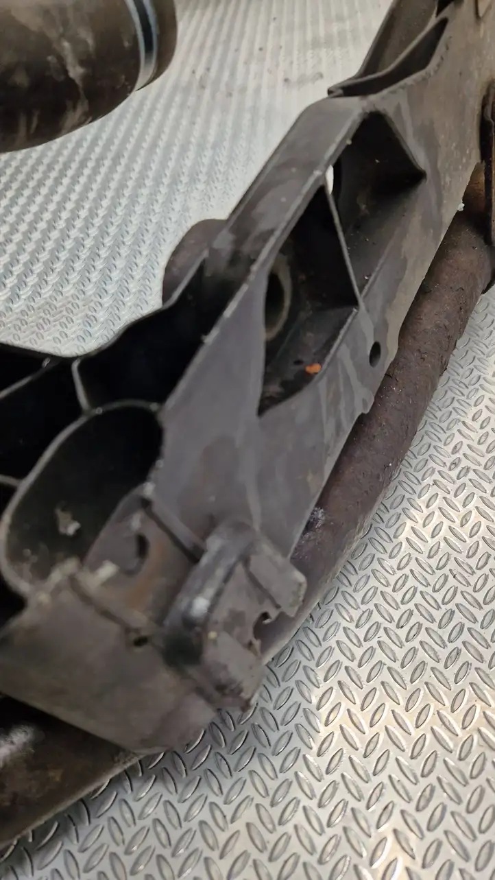 Fiat Punto (199) (2005 - 2018) 210100C845 Панель радиаторов двигателя — фото 6