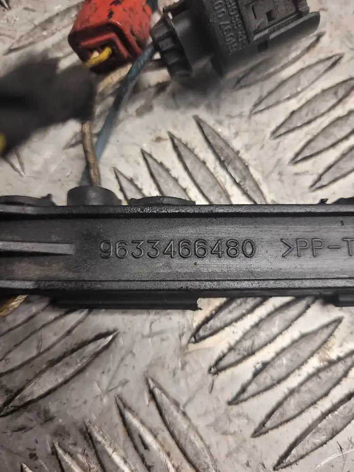 Peugeot 307 CC (2001 - 2005) 9633466480 Проводка топливных форсунок — фото 2