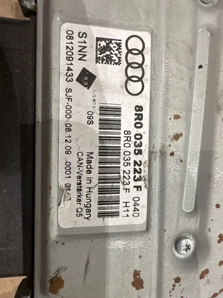 Audi A5 8T 8F (2007 - 2011) 8R0035223F Усилитель звука — фото 2
