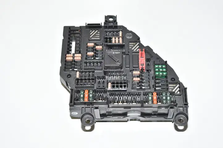 BMW 5 F10 F11 (2009 - 2016) 9234423 Блок предохранителей — фото 1