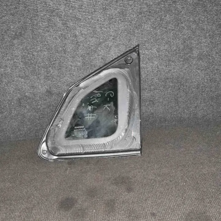 Nissan Qashqai (2013 - 2017) 43R001595E000199 Заднее боковое стекло — фото 2