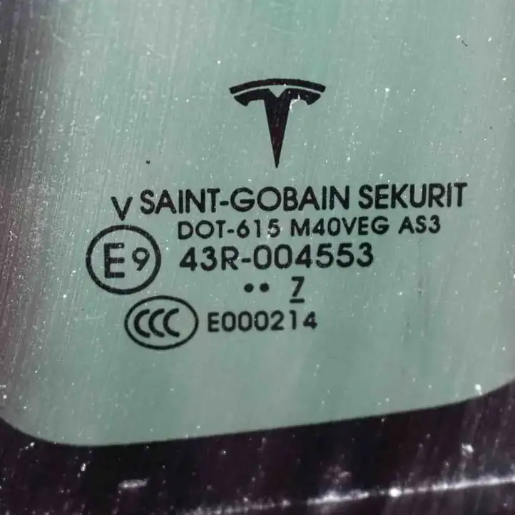 Tesla Model X (2015 - 2021) 43R004553 Заднее боковое стекло — фото 3