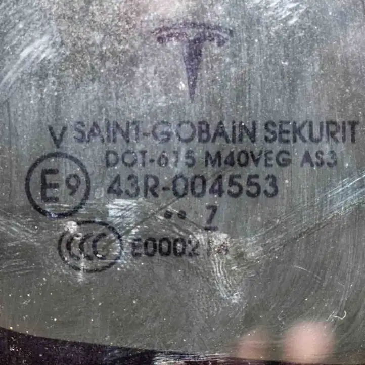 Tesla Model X (2015 - 2021) 43R004553 Заднее боковое стекло — фото 2
