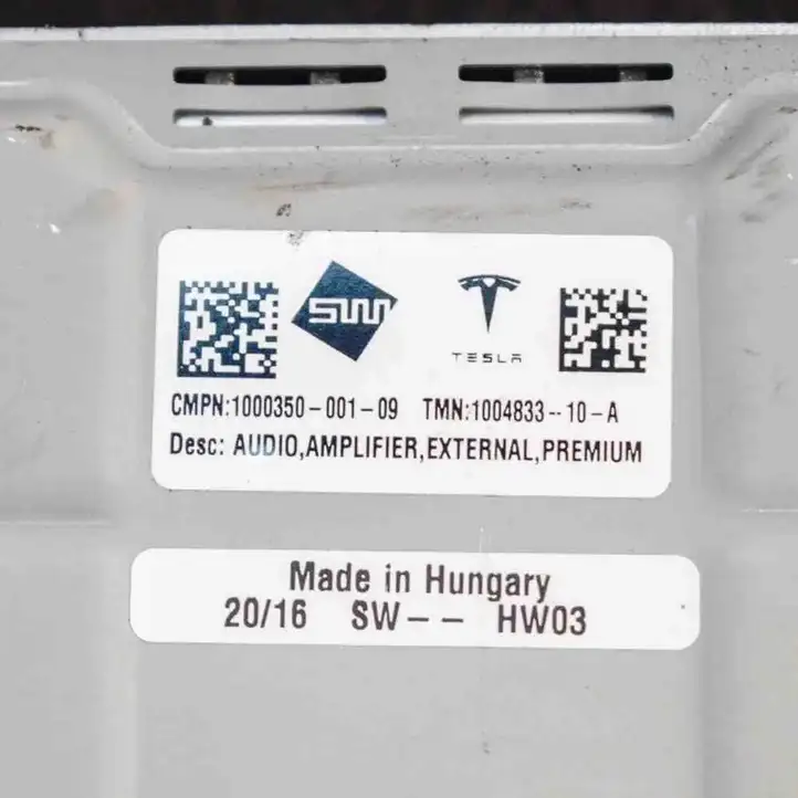 Tesla Model X (2015 - 2021) 100483310A Усилитель звука — фото 6