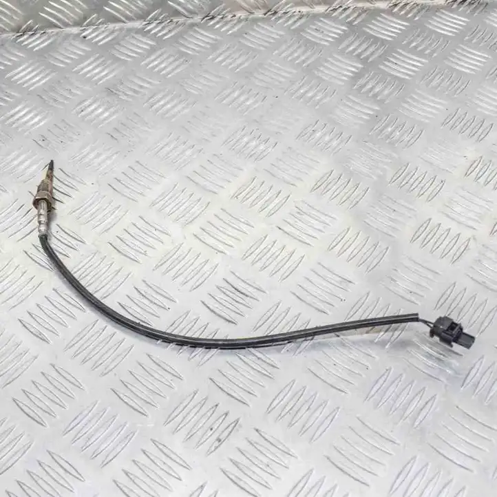 BMW 3 F30 F35 F31 (2012 - 2018) 7805606 Датчик температуры масла — фото 2