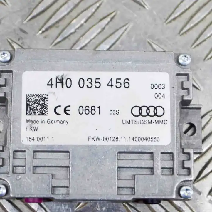 Audi A6 C7 (2014 - 2018) 4H0035456 Усилитель антенны — фото 6
