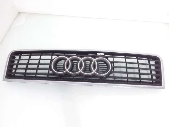 4B0853651F Audi A6 S6 C5 4B Grotelės priekinės