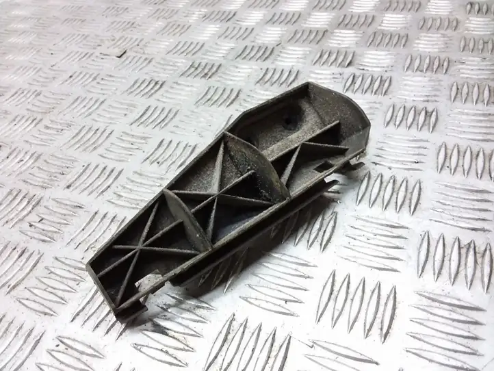Toyota Corolla Verso AR10 (2004 - 2009) 525620F010 Кронштейн угловой части бампера — фото 1