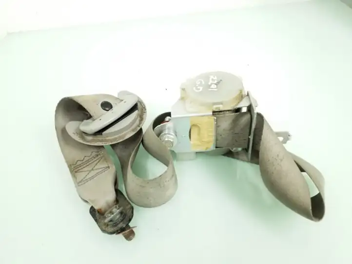 Kia Ceed (2006 - 2010) 898101H500 Задний ремень безопасности — фото 1