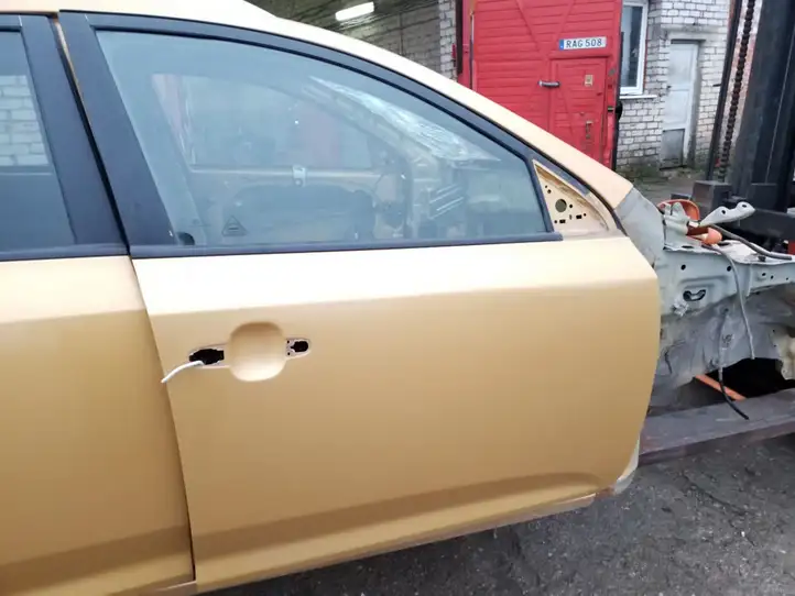 Kia Ceed (2006 - 2010) Дверь — фото 1