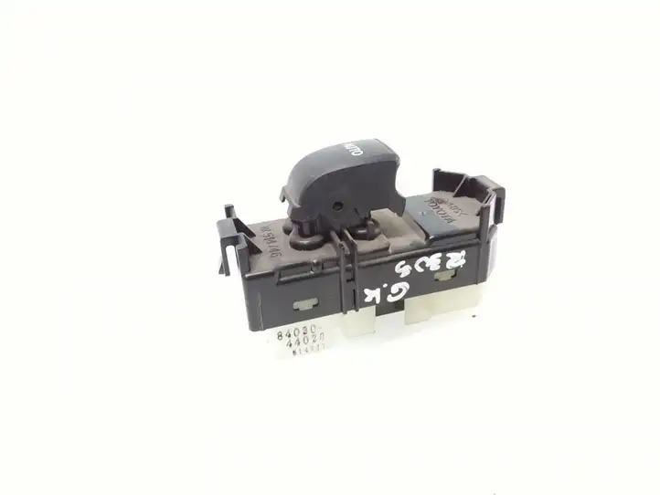 Toyota Avensis Verso (1995 - 2001) 8403044020 Блок кнопок стеклоподъемников — фото 1