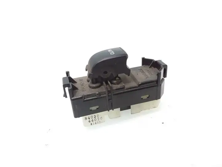 Toyota Avensis Verso (1995 - 2001) 8403044020 Блок кнопок стеклоподъемников — фото 1