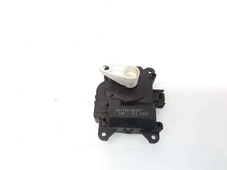 Toyota Avensis Verso (1995 - 2001) 0637008600 Двигатель задвижки потока воздуха — фото 1