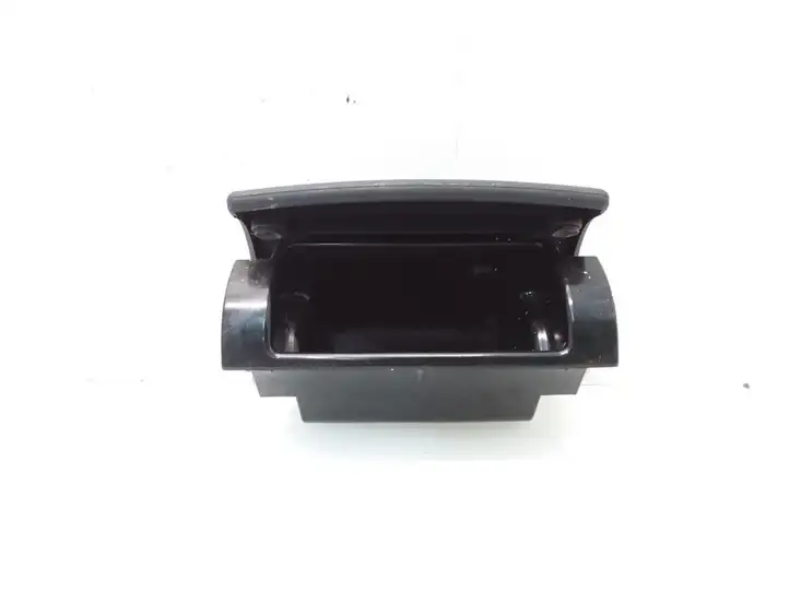 Audi A3/S3 8P (2004 - 2008) 8P0857961 Задняя пепельница — фото 3