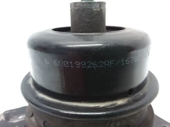 Skoda Fabia Mk1 (6Y) (1999 - 2007) 6Q0199262AF Опора двигателя — фото 3