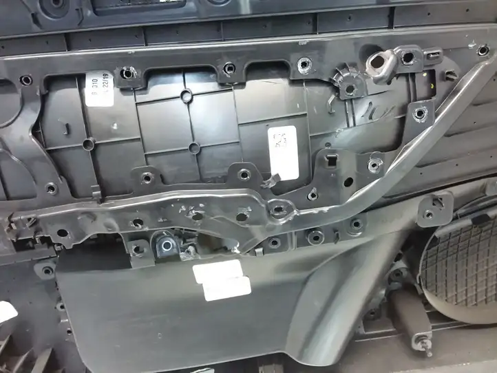 Tesla Model 3 (2017 - 2023) 107718445C Обшивка передней двери — фото 5