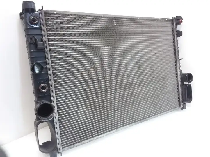 Mercedes-Benz E W211 (2002 - 2009) A2115001302 Радиатор охлаждающей жидкости двигателя — фото 1