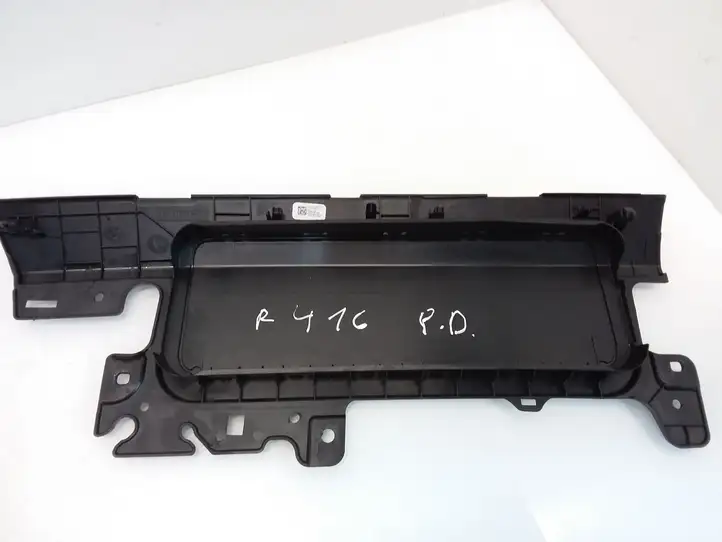 Tesla Model 3 (2017 - 2023) 108335000E Нижняя отделка панели приборов — фото 4