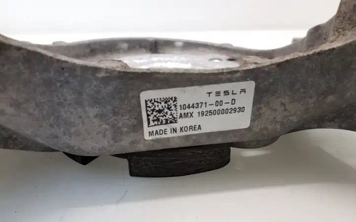 Tesla Model 3 (2017 - 2023) 10443D Верхняя опора пружины — фото 4