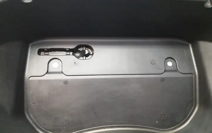 Tesla Model 3 (2017 - 2023) Прочая отделка багажника — фото 6