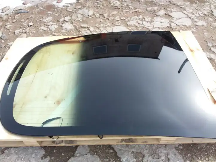 Tesla Model 3 (2017 - 2023) 147292500A Заднее стекло — фото 5