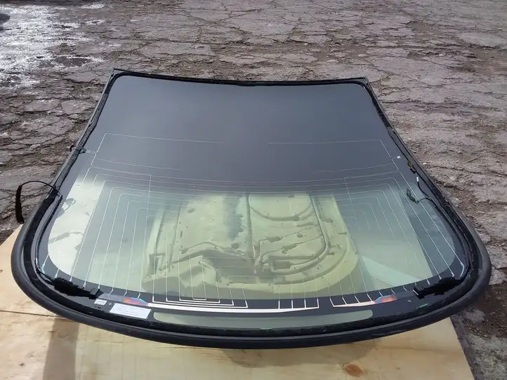 Tesla Model 3 (2017 - 2023) 147292500A Заднее стекло — фото 6