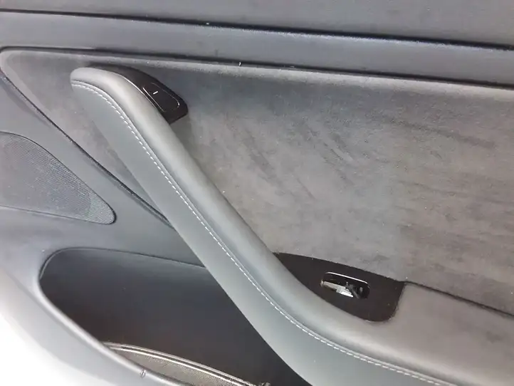 Tesla Model 3 (2017 - 2023) 107718447C Обшивка задней двери — фото 10