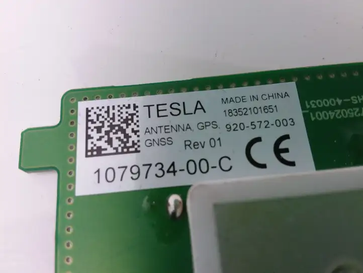 Tesla Model 3 (2017 - 2023) 107973400C GPS антенна — фото 2