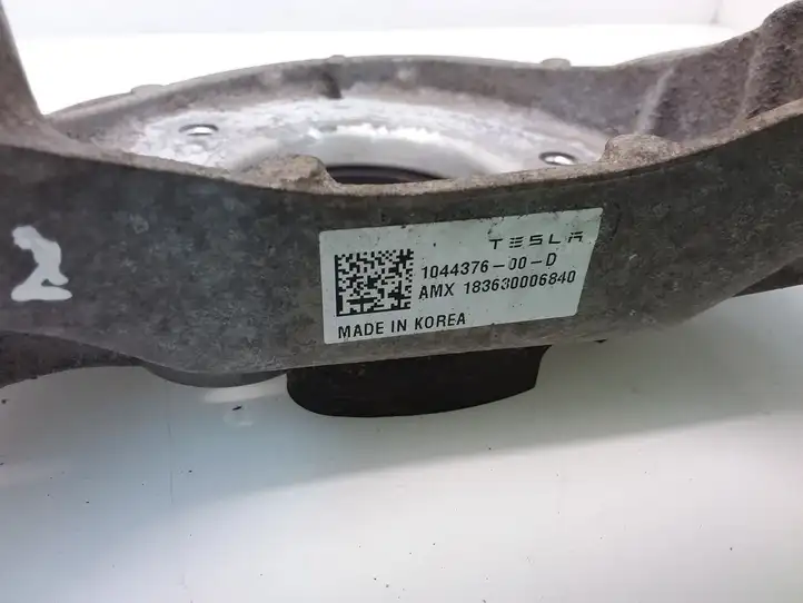 Tesla Model 3 (2017 - 2023) 104437600D Верхняя опора пружины — фото 4