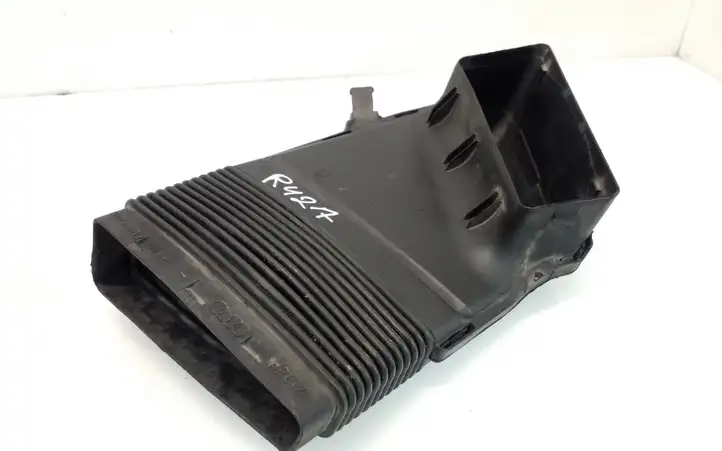 Audi A4 S4 B7 8E 8H (2004 - 2009) 8E0129617D Детали воздухозаборника — фото 3