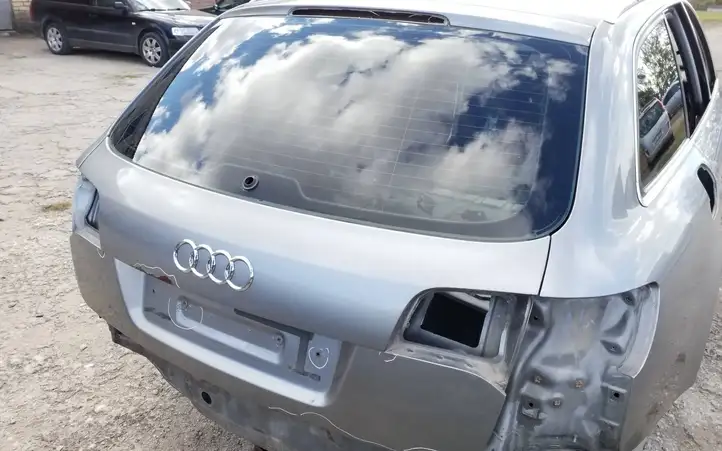 Audi A6 S6 C6 4F (2004 - 2008) Крышка багажника — фото 2