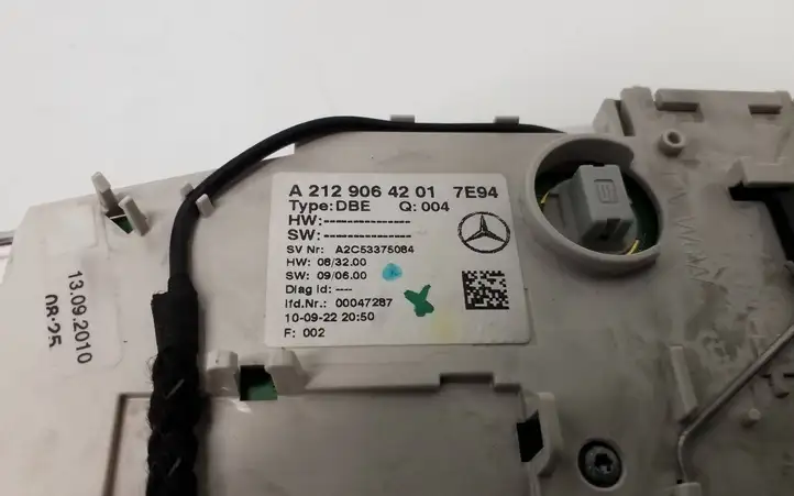 Mercedes-Benz E W212 (2009 - 2016) A2129064201 Передняя подсветка — фото 4