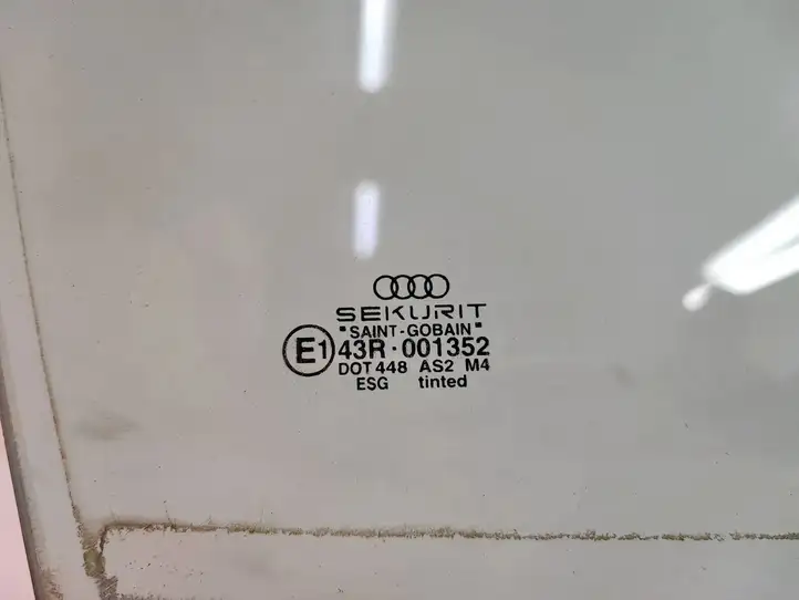 Audi A4 S4 B6 8E 8H (2000 - 2006) 43R001352 Стекло передней двери — фото 3