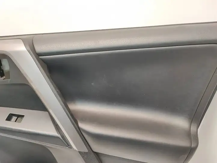Toyota RAV 4 (XA40) (2012 - 2018) 67611X1B21 Обшивка передней двери — фото 5