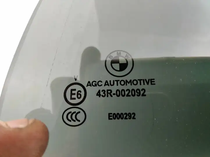 BMW 5 G30 G31 (2016 - ) 43R002092 Стекло задней двери — фото 2