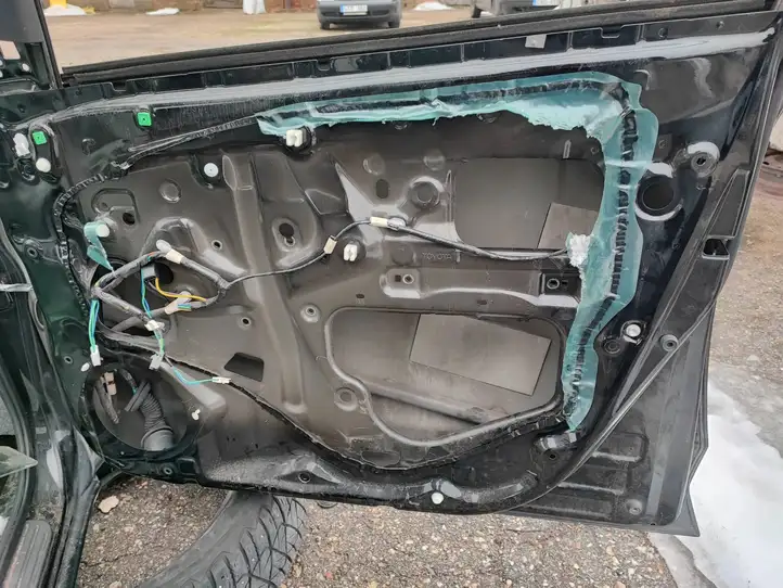 Toyota RAV 4 (XA30) (2006 - 2016) Дверь — фото 3