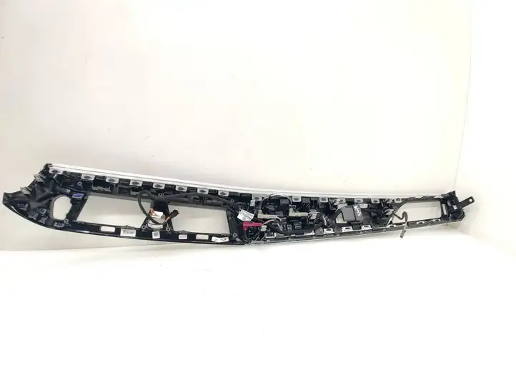 BMW 5 G30 G31 (2016 - ) 988225802 Отделка внутренней панели салона — фото 5