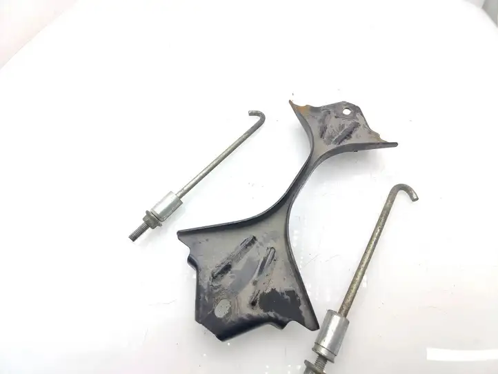 Mazda 6 (2009 - 2012) Держатель аккумулятора — фото 3