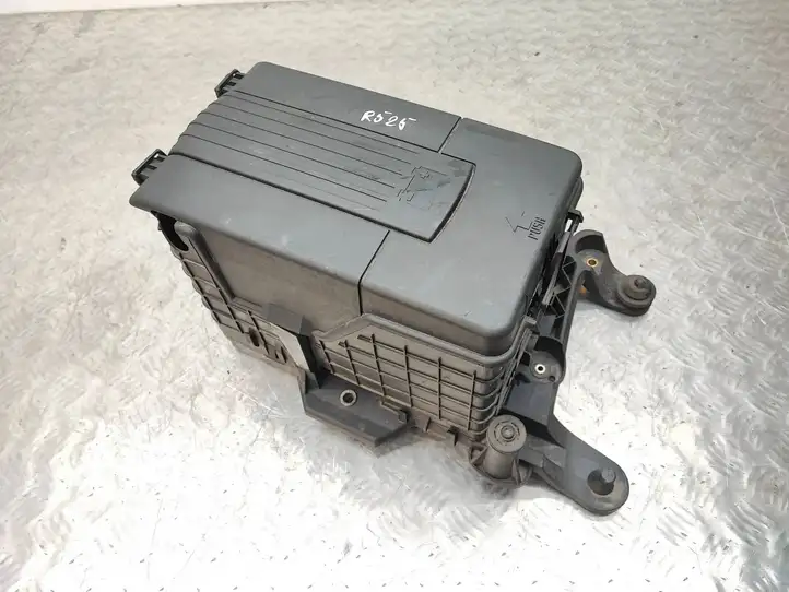 Volkswagen PASSAT B7 (2011 - 2014) 1K0915333H Ящик аккумулятора — фото 1