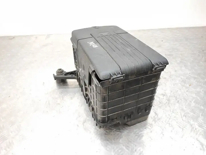 Volkswagen PASSAT B7 (2011 - 2014) 1K0915333H Ящик аккумулятора — фото 4