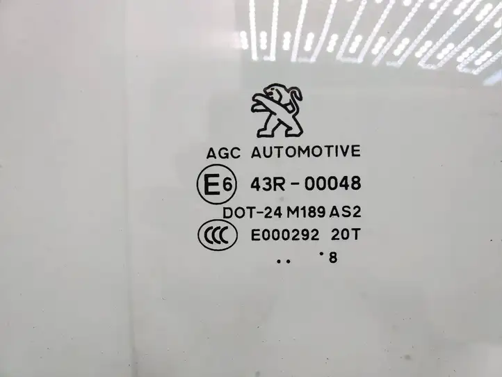 Peugeot 2008 I (2013 - 2019) 43R00048 Стекло задней двери — фото 2
