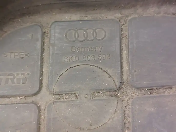 Audi A4 S4 B8 8K (2007 - 2011) 8K0803593 Прочие детали моторного отсека — фото 4