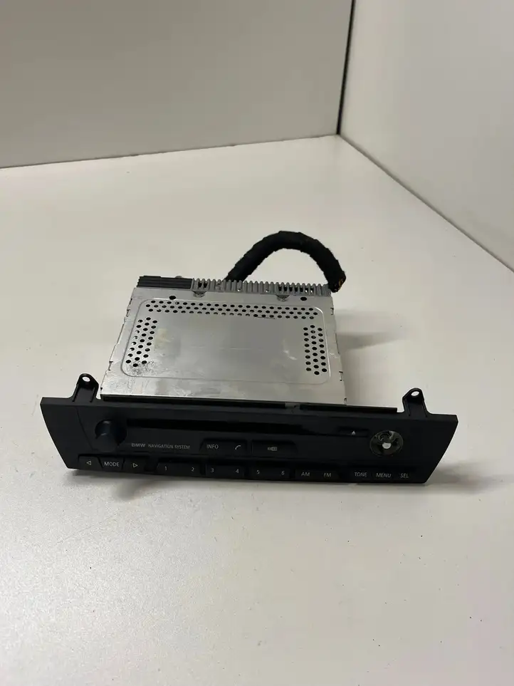 BMW X3 E83 (2003 - 2010) 6939670 Магнитола / мультимедийная система — фото 1