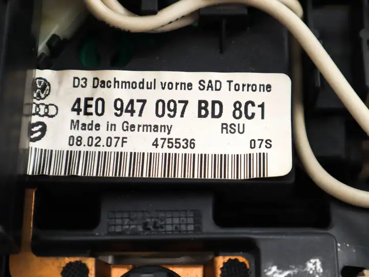 Audi A8 S8 D3 4E (2005 - 2007) 4E0947097BD Передняя подсветка — фото 4
