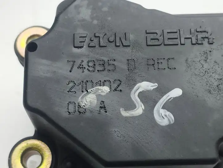 Volvo S60 (2000 - 2004) 74932 Двигатель задвижки потока воздуха — фото 6